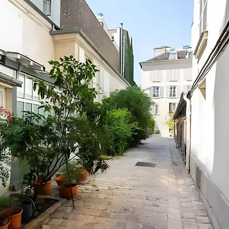 Sevres Cosy Apartment